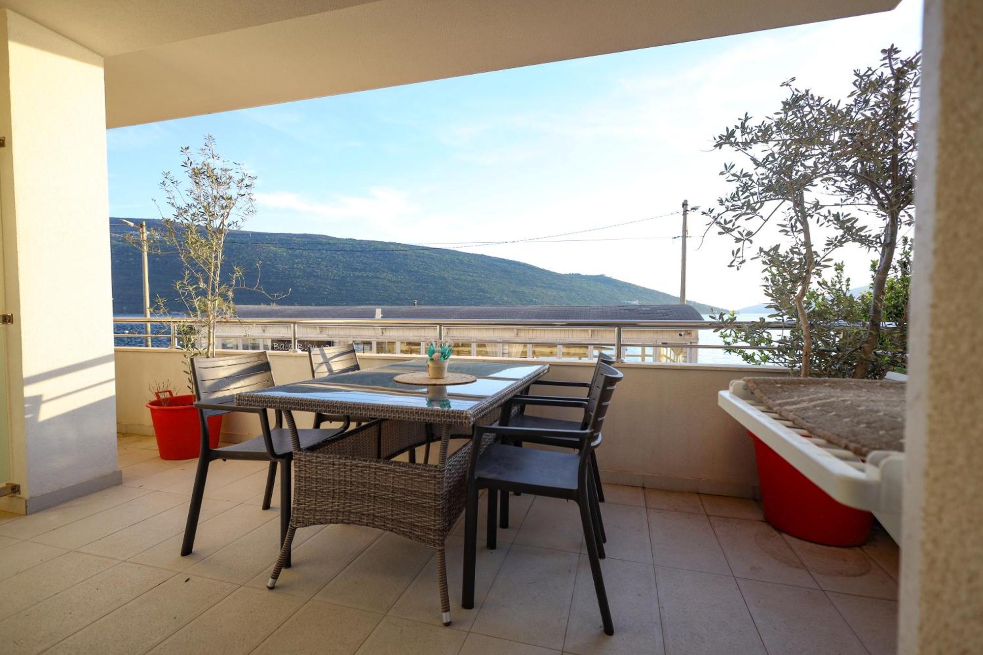 Apartments Milanovic Herceg Novi Ngoại thất bức ảnh