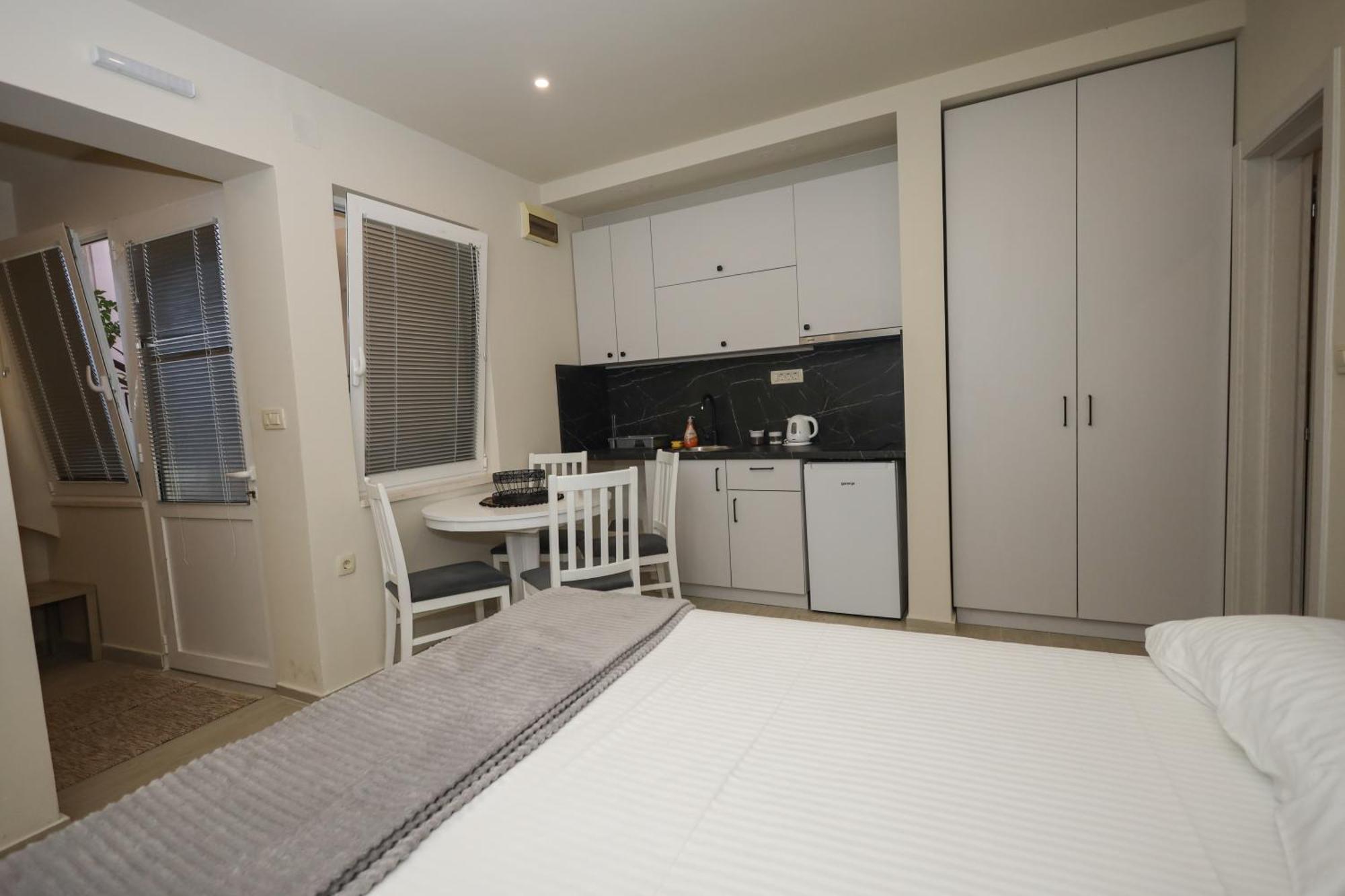 Apartments Milanovic Herceg Novi Phòng bức ảnh