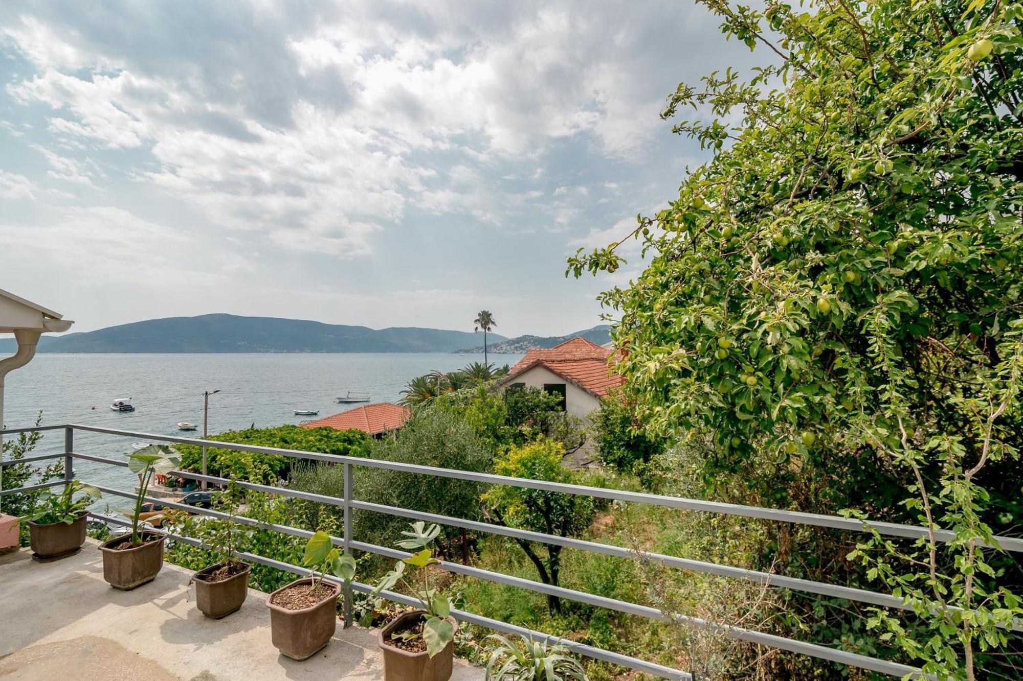 Apartments Milanovic Herceg Novi Phòng bức ảnh