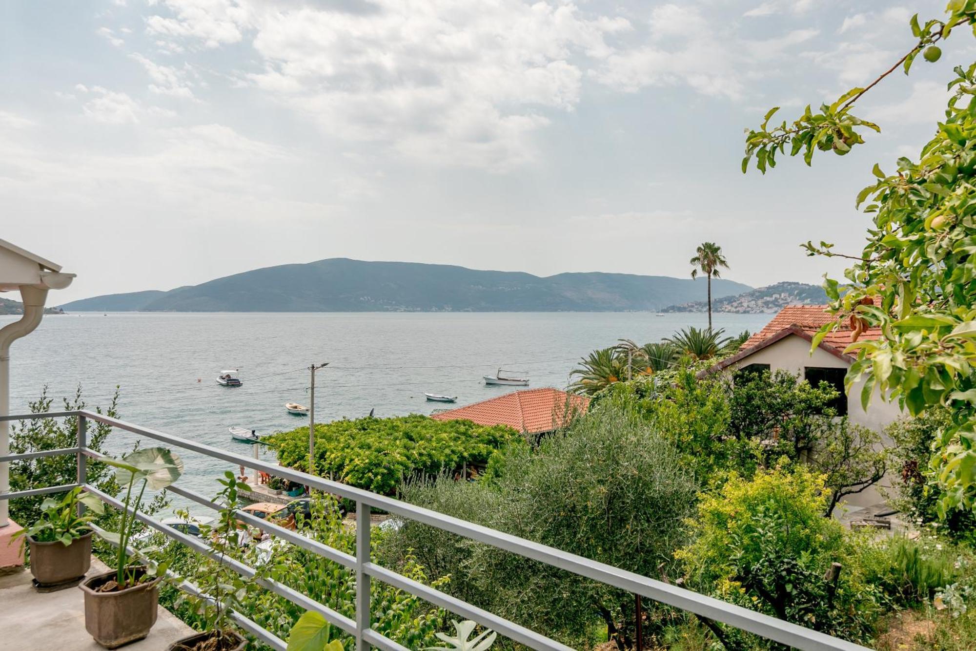 Apartments Milanovic Herceg Novi Phòng bức ảnh